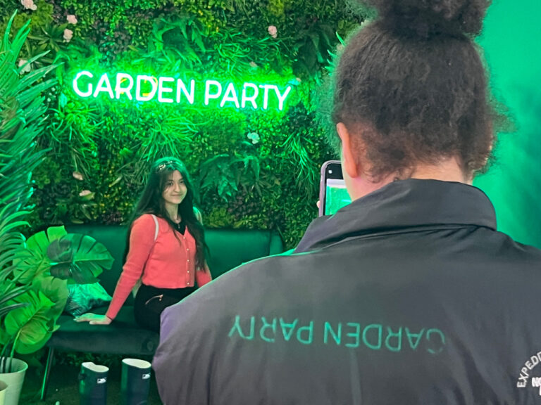 take-a-selfie-garden-02